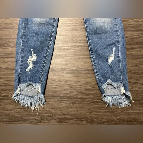 KanCan Distressed Skinny Jeans Size 0 / 23 - Picture 2 of 8
